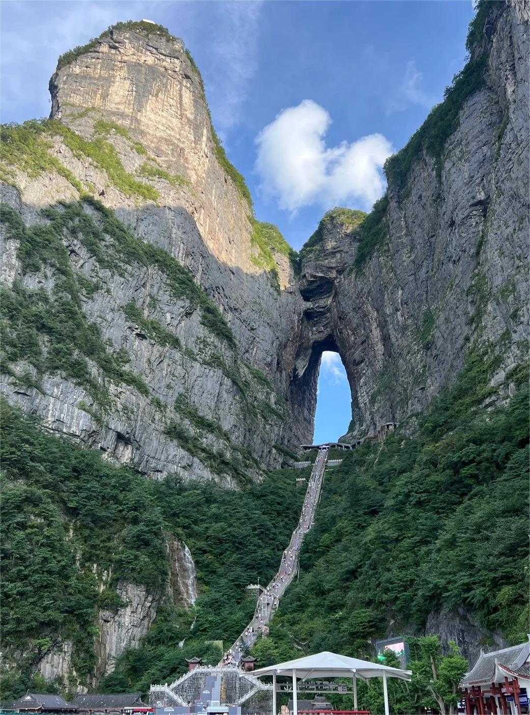 คู่มือท่องเที่ยวที่ครอบคลุมที่สุดของจางเจียเจี้ย (Zhangjiajie), หูหนาน (Hunan)