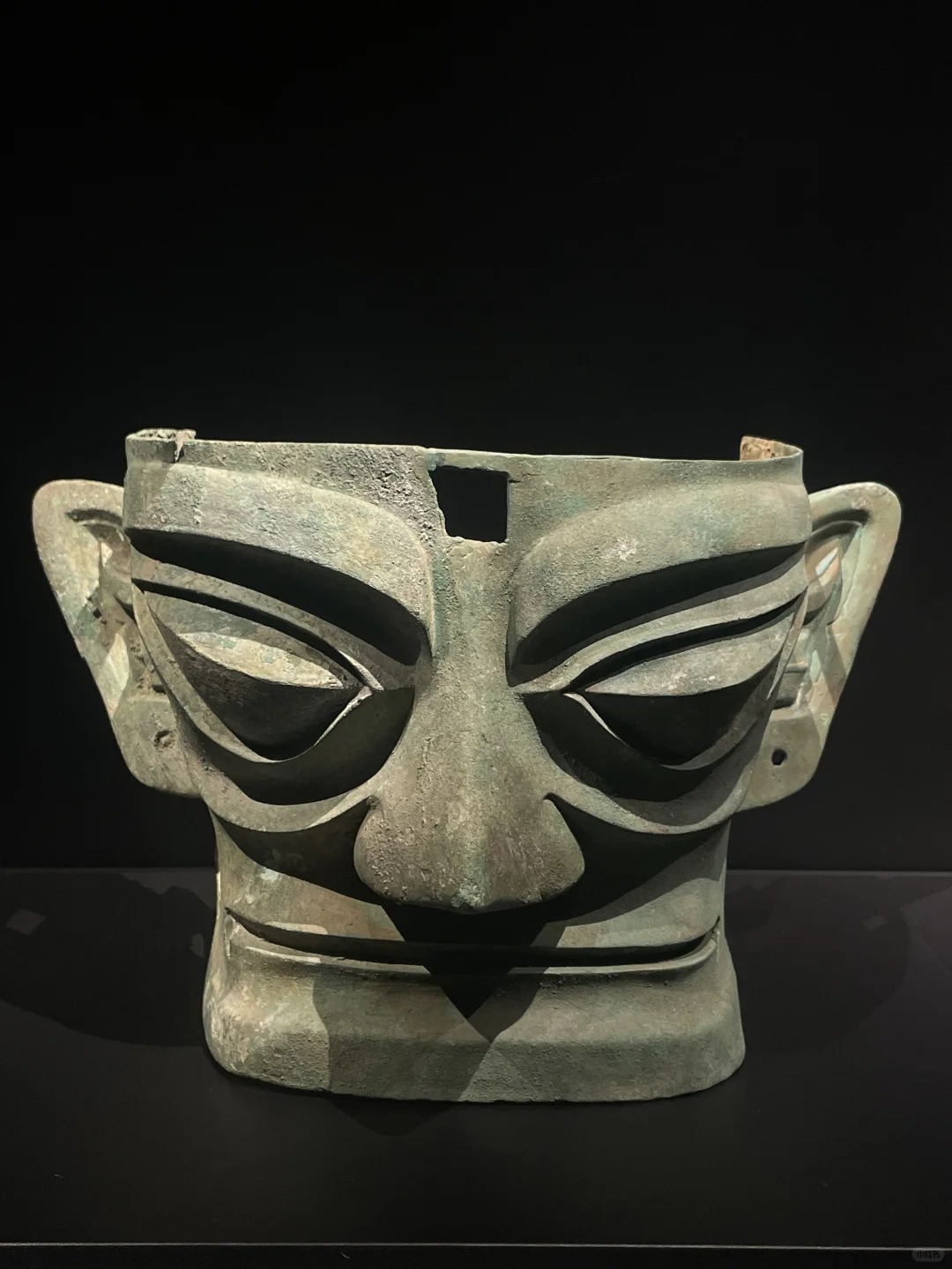 Alien-like Chinese Mask