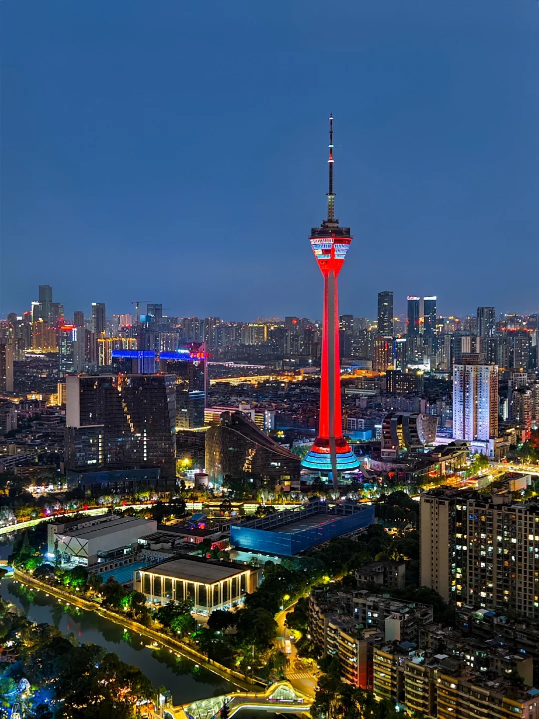 Night view of Chengdu