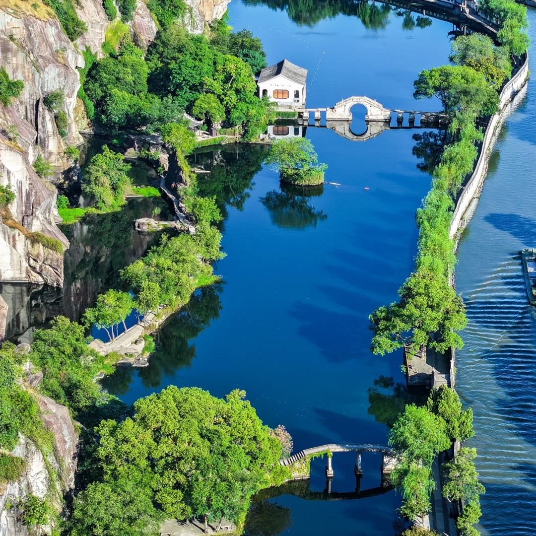 เมืองแห่งกระเบื้องสีน้ำเงินและเรือพายช้าๆ – คำแนะนำการท่องเที่ยว Shaoxing